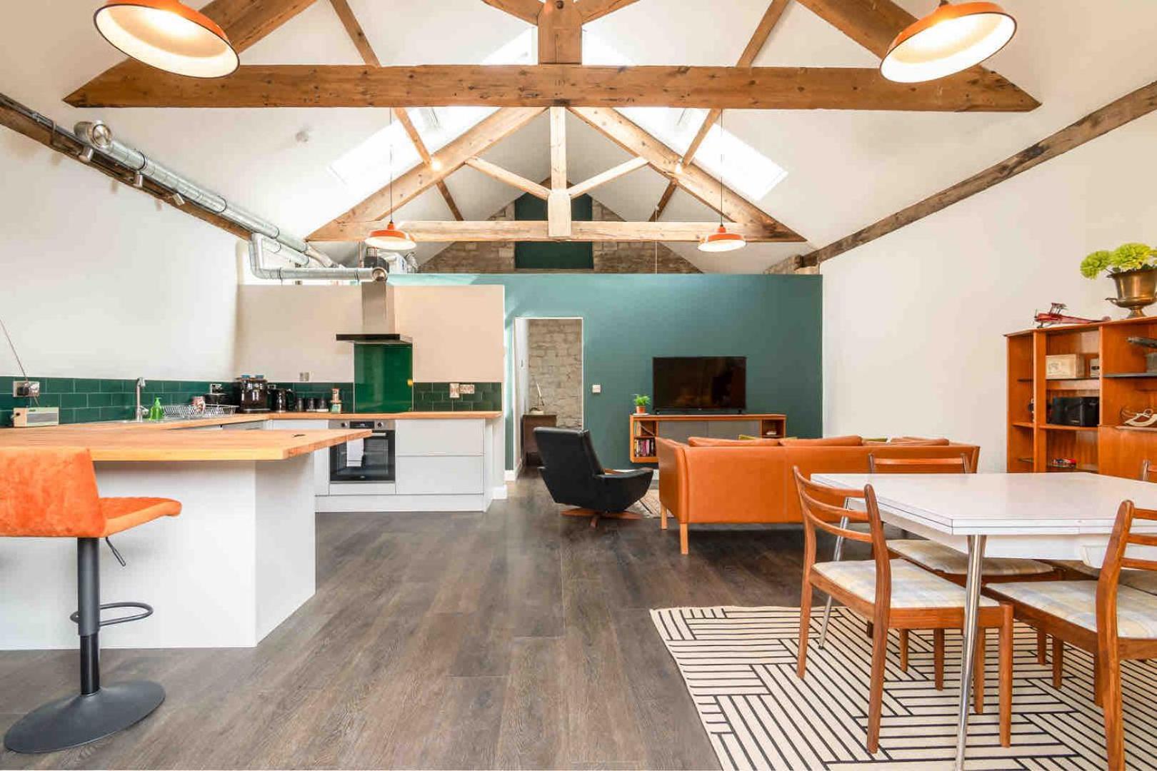 Historic Conversion, Private Parking - Near Bath *