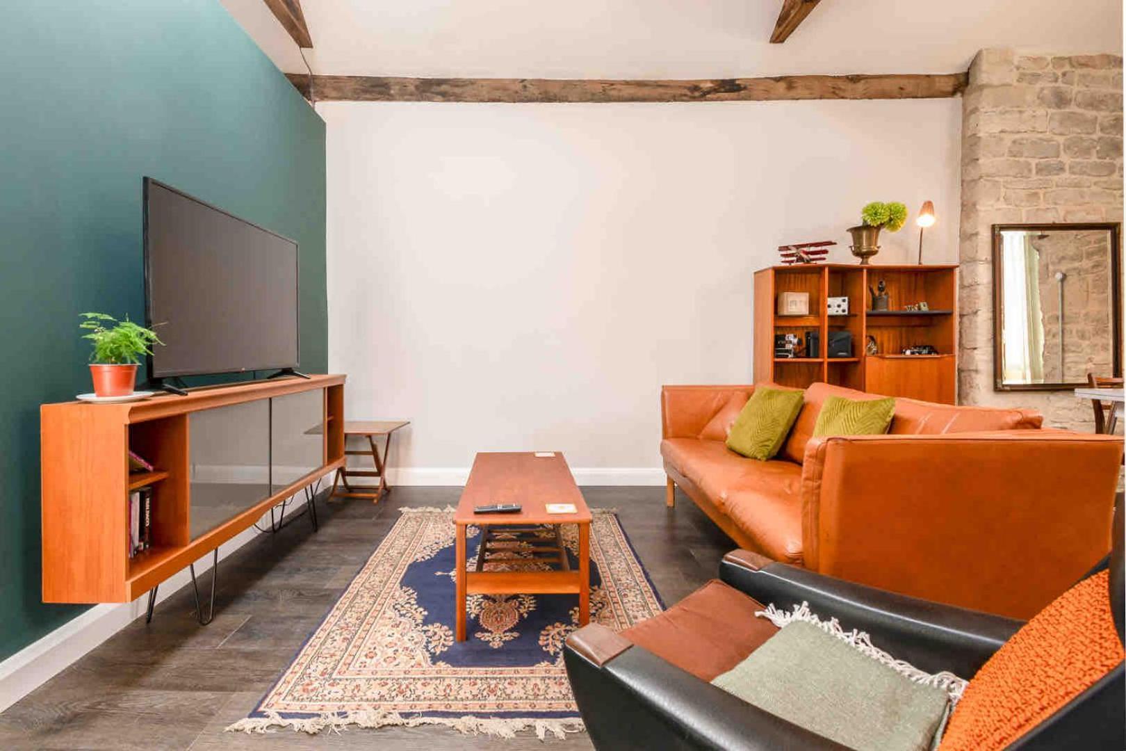 Historic Conversion, Private Parking - Near Bath * Bradford-On-Avon